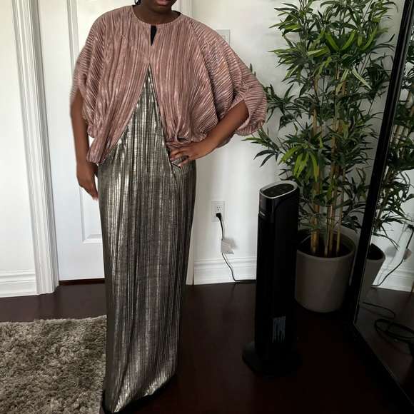 Brand new NWB Custom made dress. Fits M/L - Picture 2 of 5